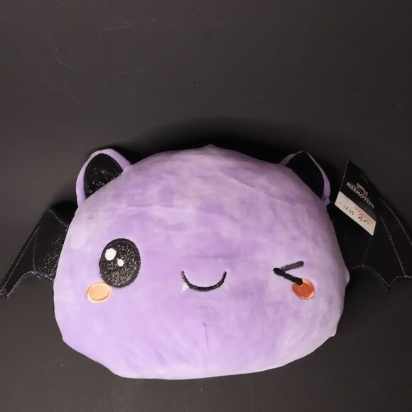 Bat Plushie - Picture 1 of 4
